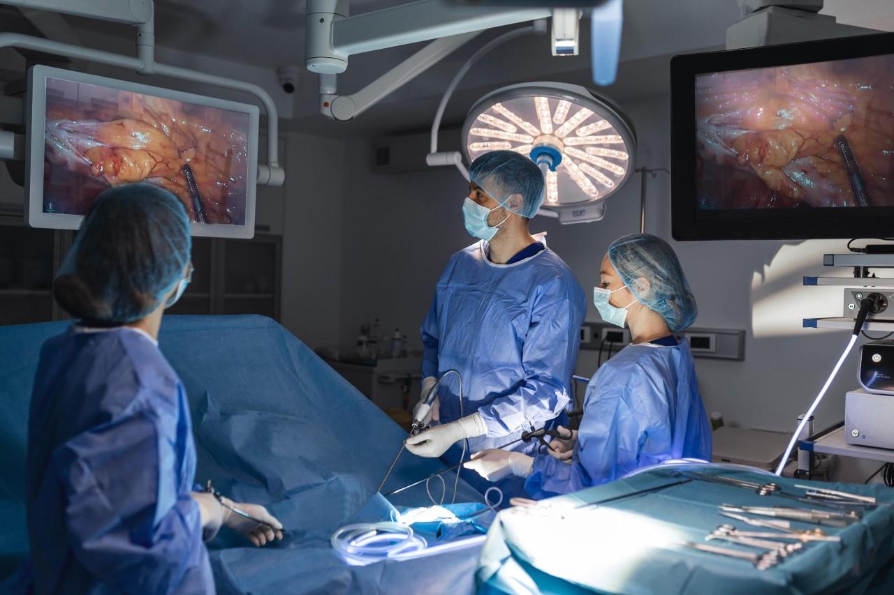 Tratamentul minim invaziv în sfera colorectală: avantaje, patologii vizate