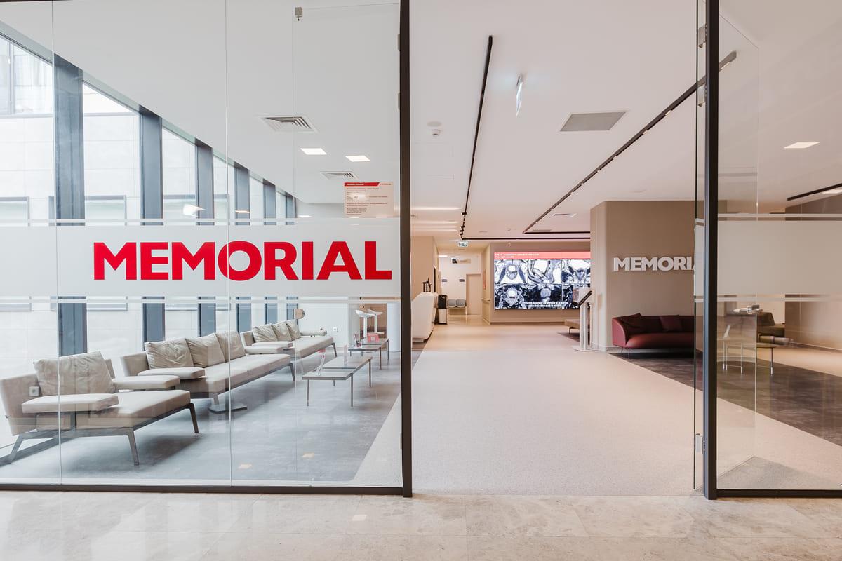 Medici specialiști în chirurgia tiroidei recomandați la Memorial România
