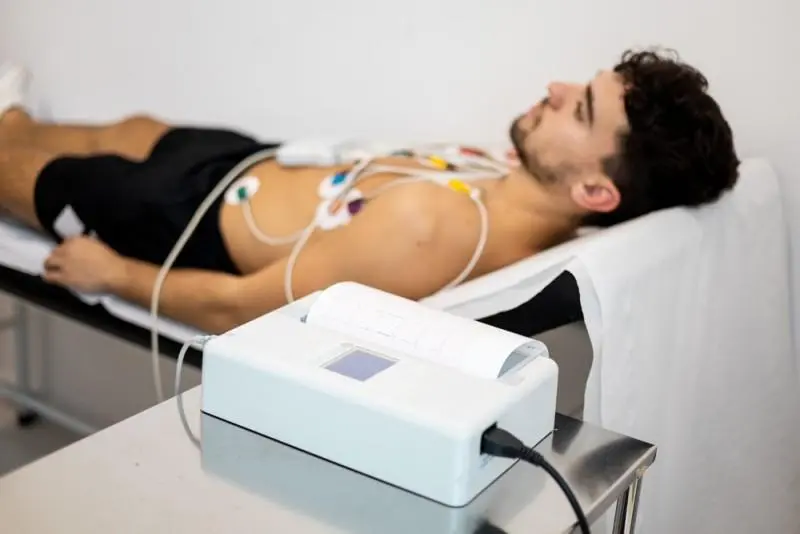  EKG vs. ecografie cardiacă la Memorial România: diferențe, avantaje și când se recomandă?