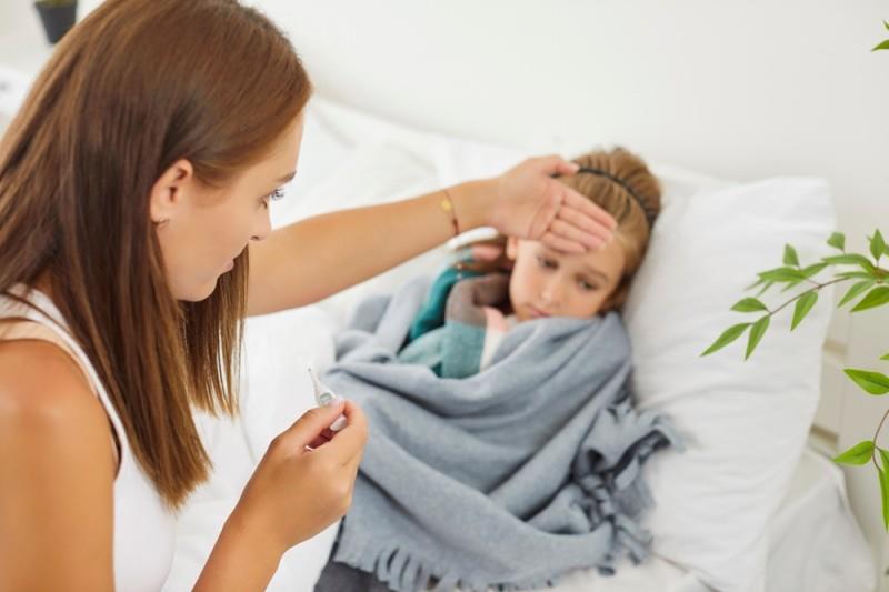 Insolația la copii: cauze, simptome, diagnosticare și tratament