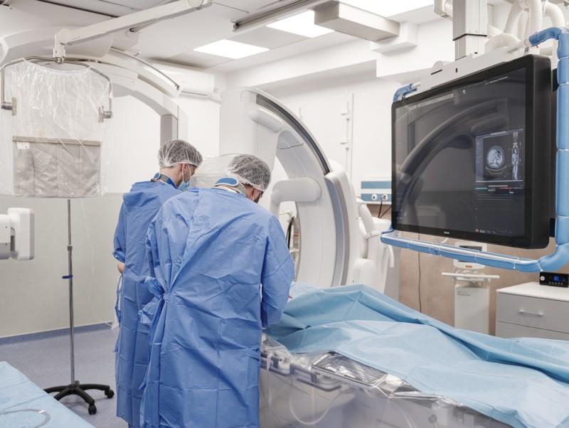 Radiologie intervențională pentru afecțiuni vasculare: opțiuni moderne de tratament fără bisturiu