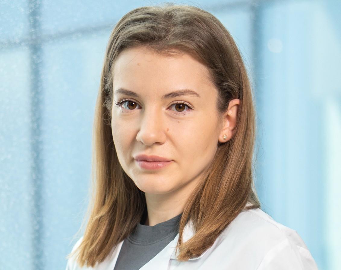 Dr. Adriana Voicu-Mouelhi