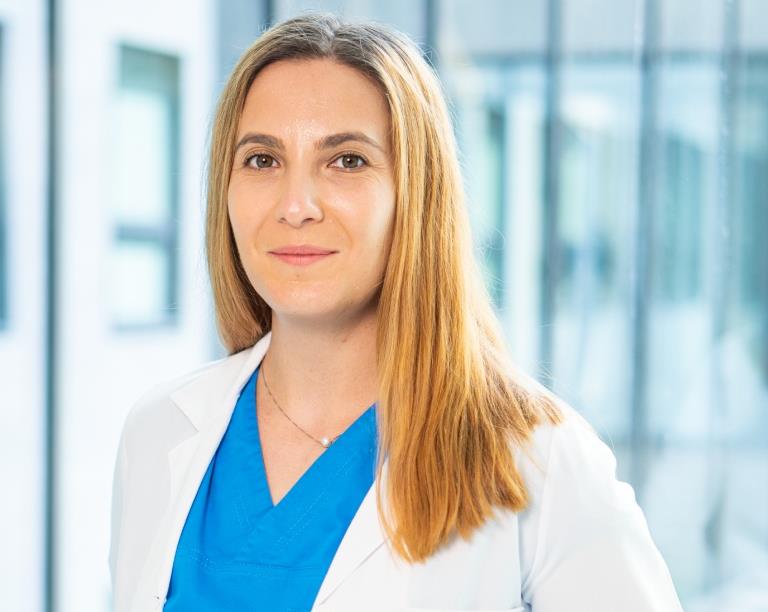 Dr. Roxana Iulia Morlova