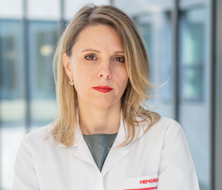 Dr. Isabela Anda Komporaly
