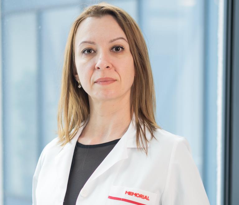 Dr. Monica Lăcătuș