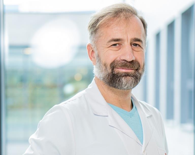 Dr. Rareș Nechifor