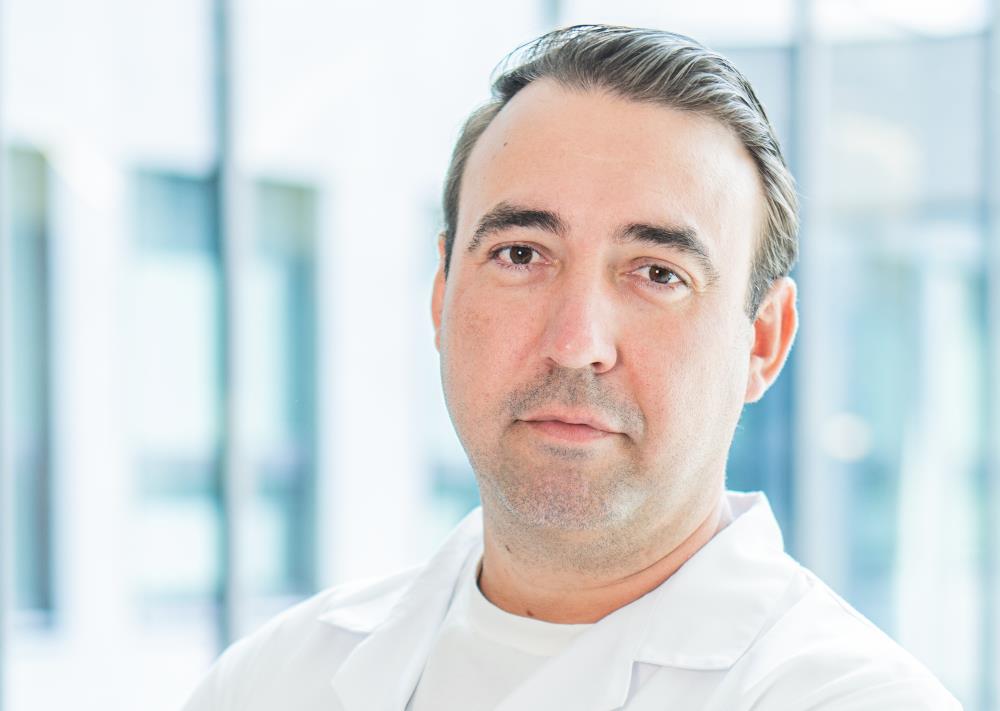 Dr. Vlad Olaru