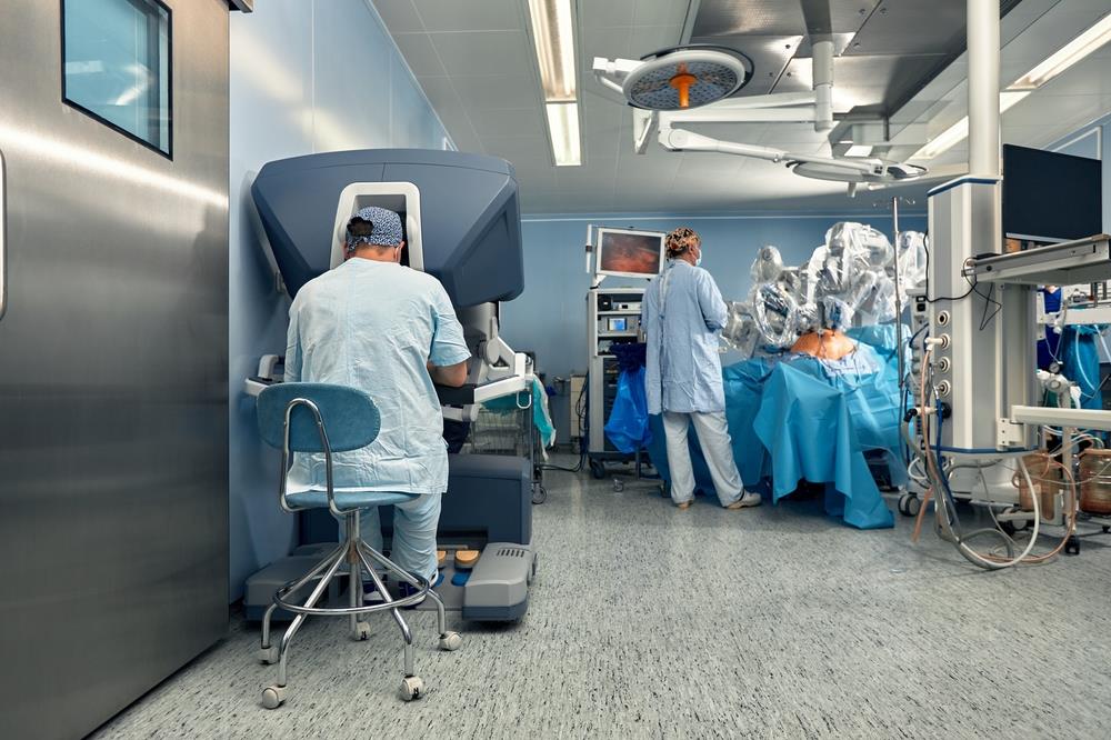 Chirurgie robotică în oncologie: cum crește precizia în tratamentul cancerului?