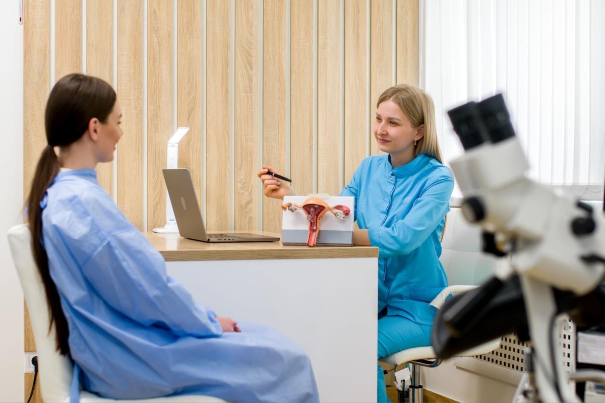 Embolizarea fibromului uterin: avantaje și indicații