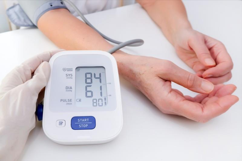 Hipotensiune ortostatică: cauze, simptome, diagnosticare și tratament