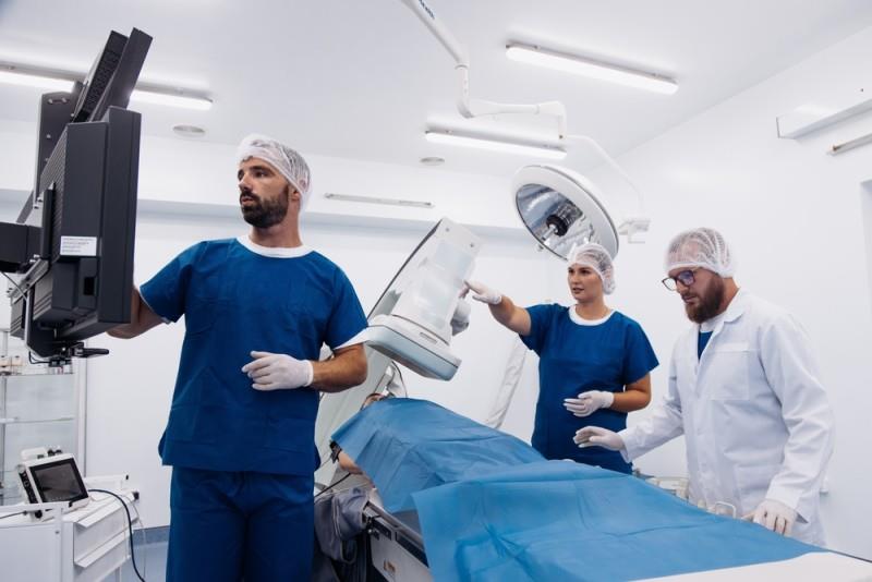 Când este necesară repetarea angiografiei la Memorial România? Semne că trebuie să revii la control