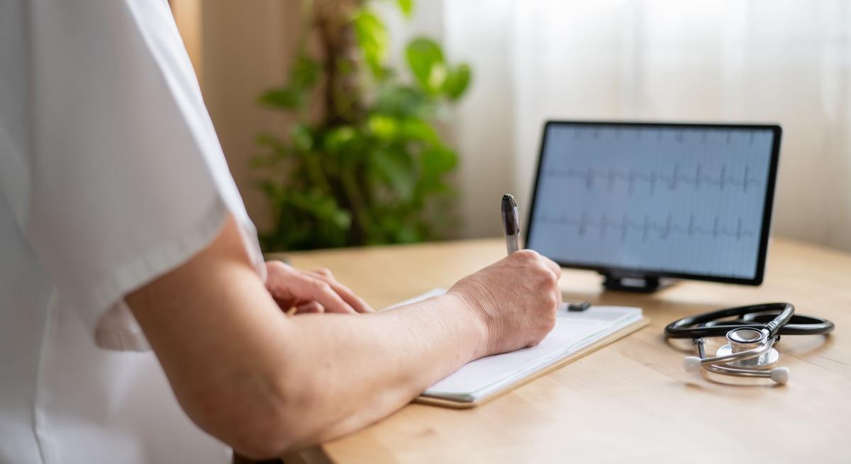 Interpretare EKG la Memorial România: ce înseamnă valorile P, QRS și T?